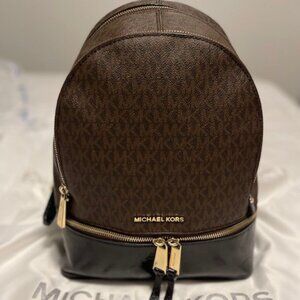 Michael Kors Signature Logo Medium Backpack - Black/Brown